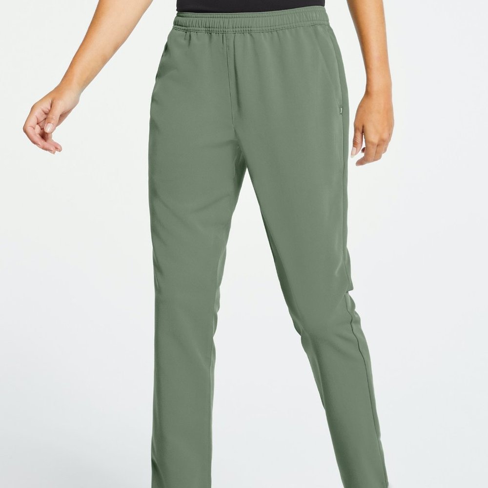 Women's Essential Relaxed Pant